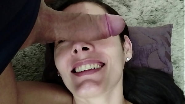 Adoro ver a felicidade da minha esposa dando para outro homem