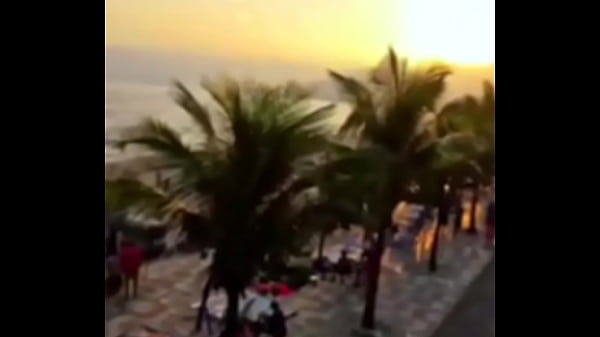 Magrinha engolindo porra do macho tatuado marombado em uma casa abandonada no rio de janeiro/ havena bolt